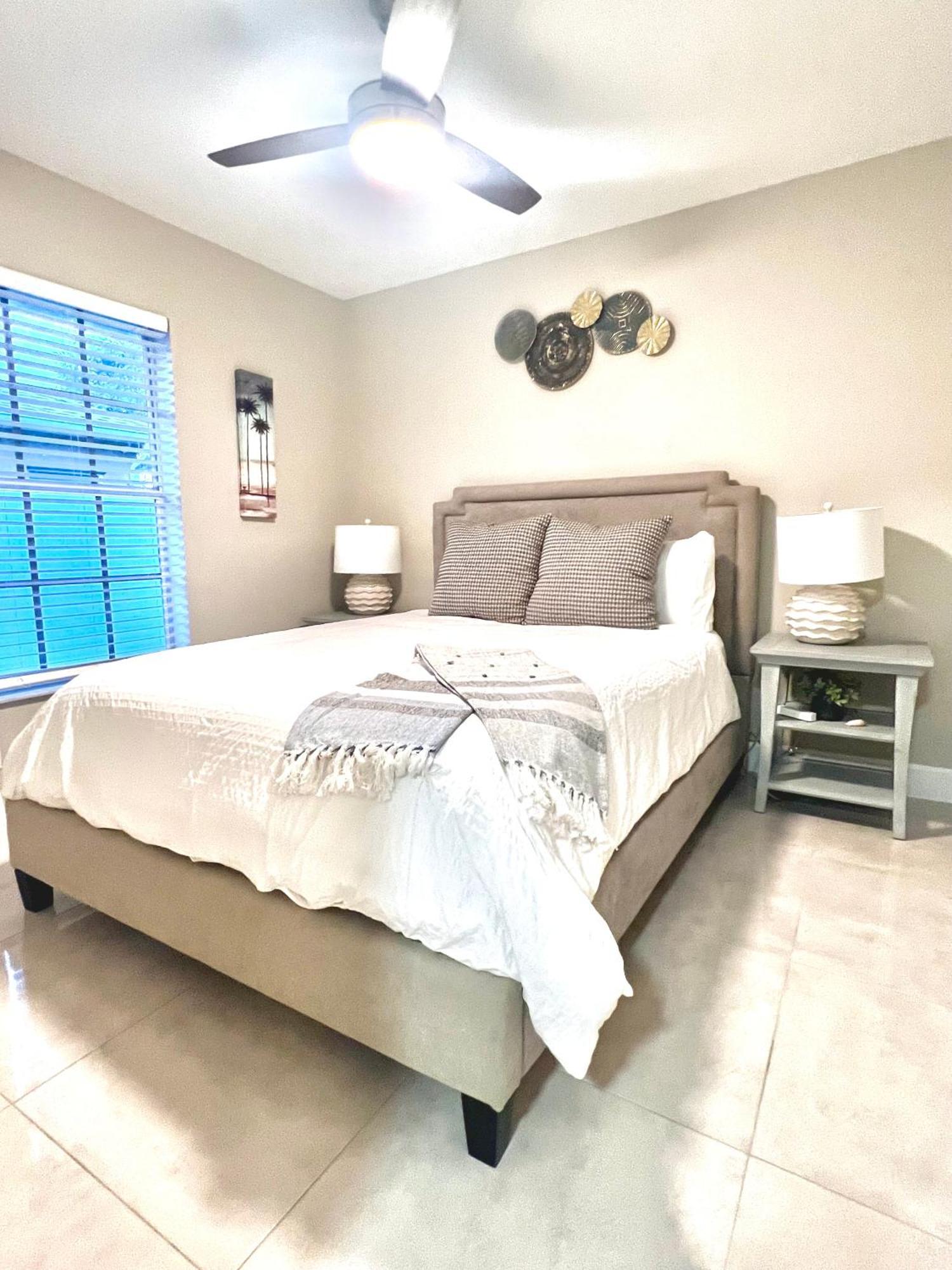 Spacious Home Near Downtown & The Beach 델레이비치 외부 사진